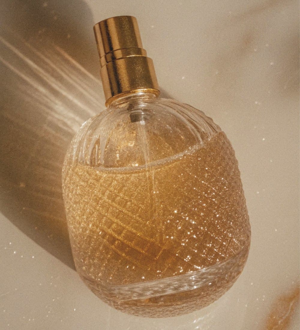 عنبر الزعفران — عطور نسائية — 50 مل، 100 مل